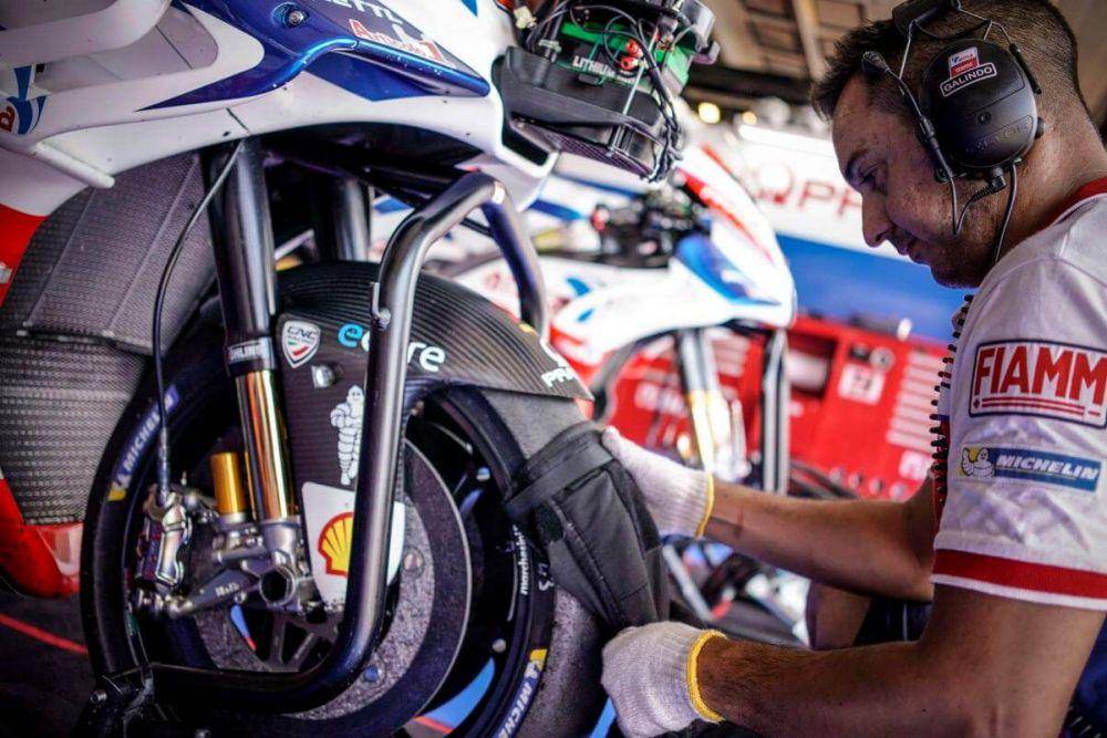 ilustrasi bagian ban depan (motogp.com)