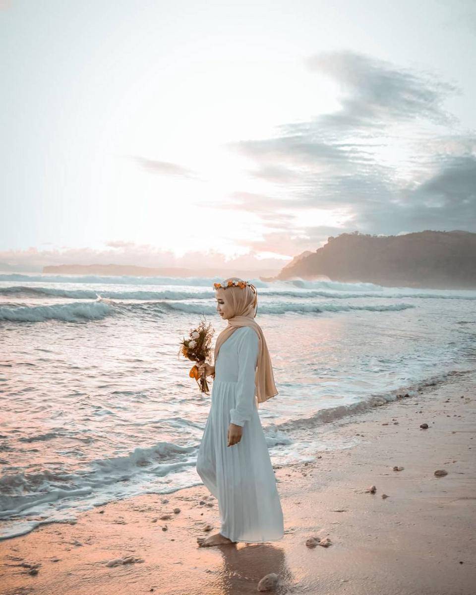 Pantai Pacar (instagram.com/annacahyaa)