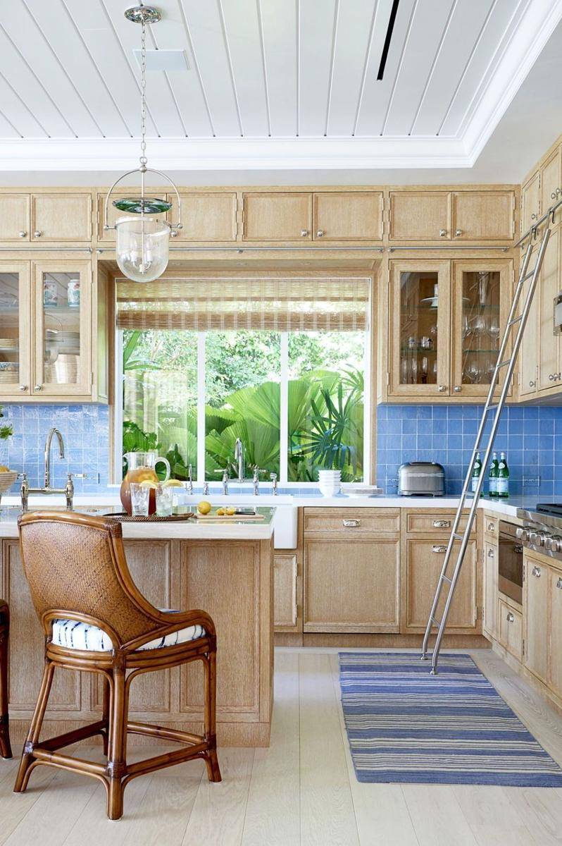 Desain Kitchen Set Bergaya Rustic (housebeautiful.com)