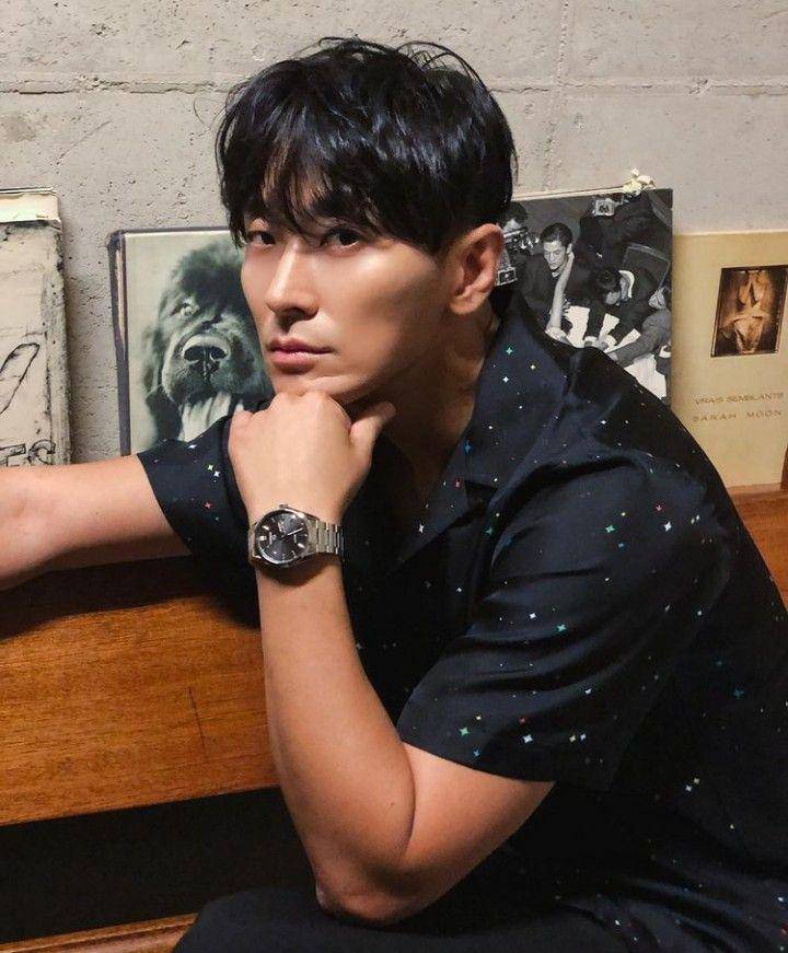 Ju Ji Hoon (instagram.com/_jujihoon)