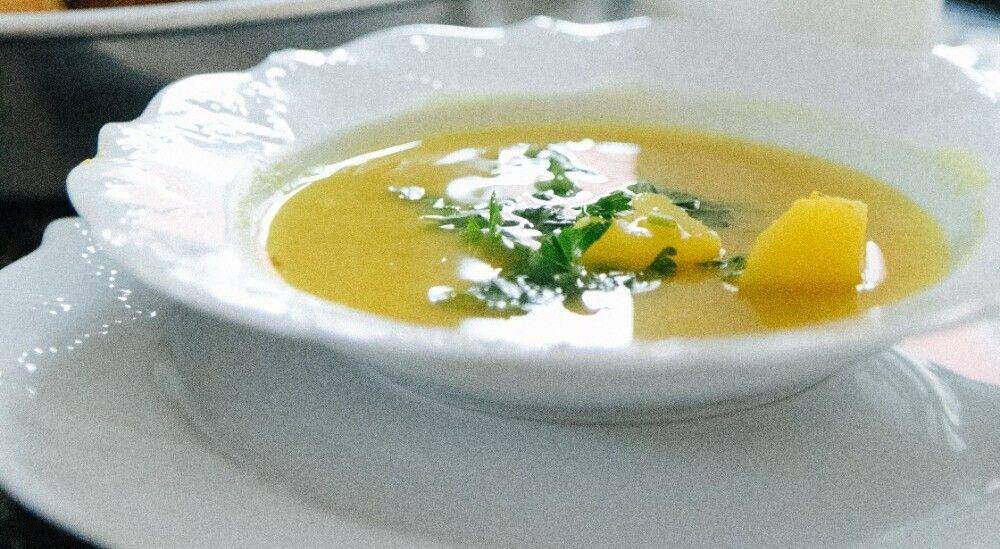 ilustrasi lemon coriander soup (pexels.com/Meruyert Gonullu)