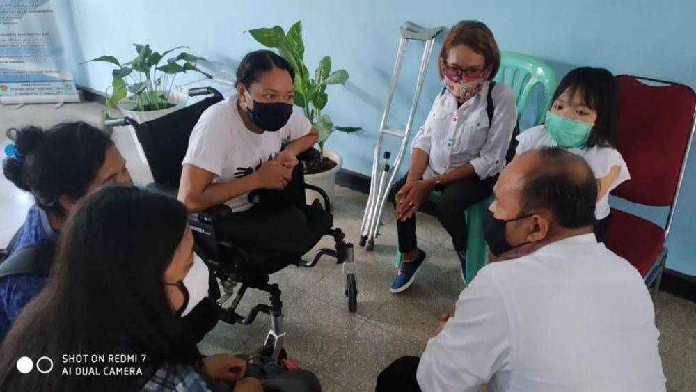 Elmi dan anggota GARAMIN sedang melangsungkan diskusi. (dok. GARAMIN)
