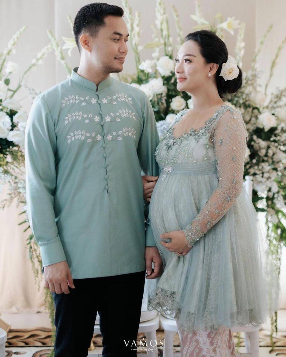 Kebaya Zaskia Gotix (instagram.com/zaskia_gotix)