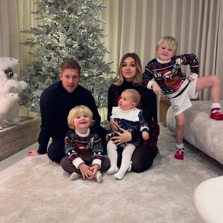potret Kevin De Bruyne bersama keluarganya di hari Natal (instagram.com/kevindebruyne)