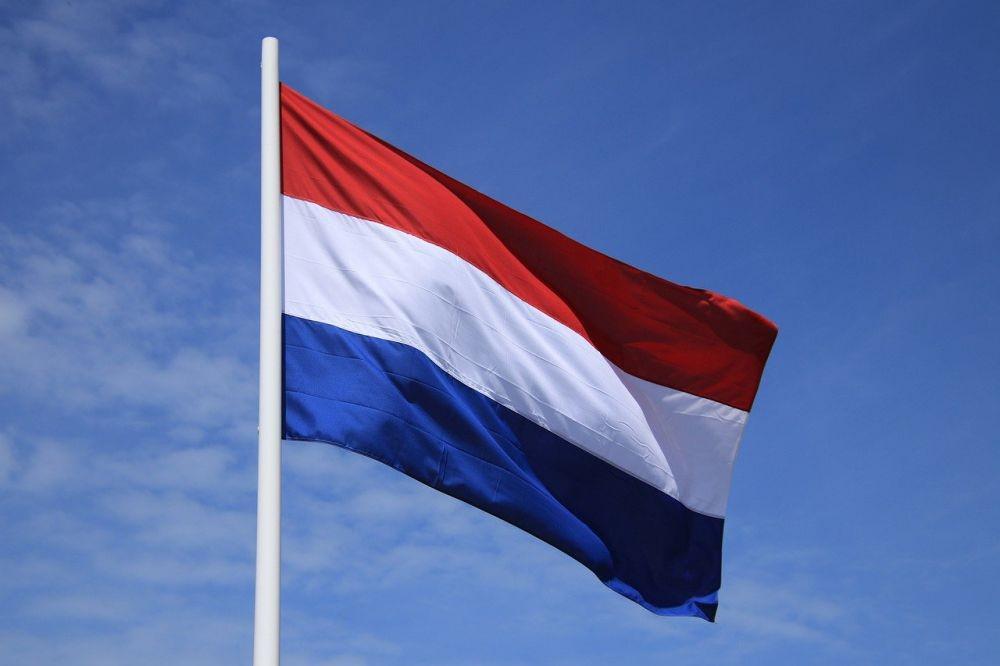 Duh! Al-Qur'an Dirobek di Depan KBRI Den Haag Belanda