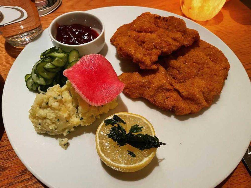 schnitzel (instagram.com/pogieats)