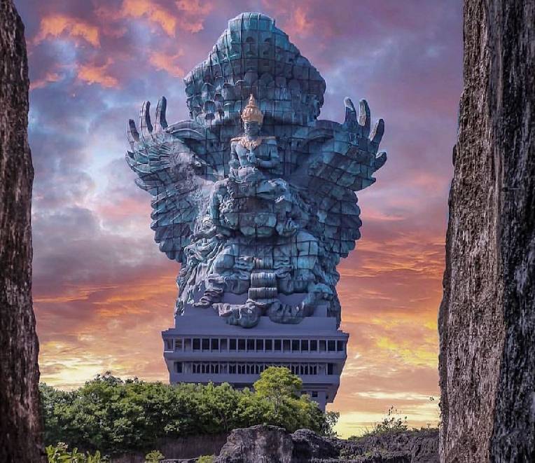 Garuda Wisnu Kencana (twitter.com/IGNBagus07)