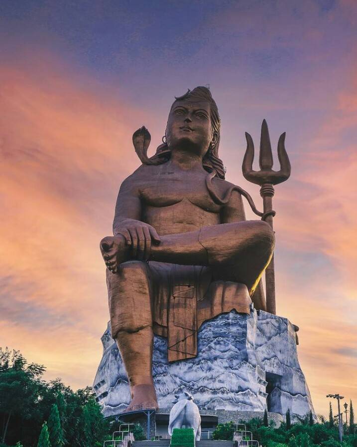 Statue of Belief, India (twitter.com/desi_thug1)