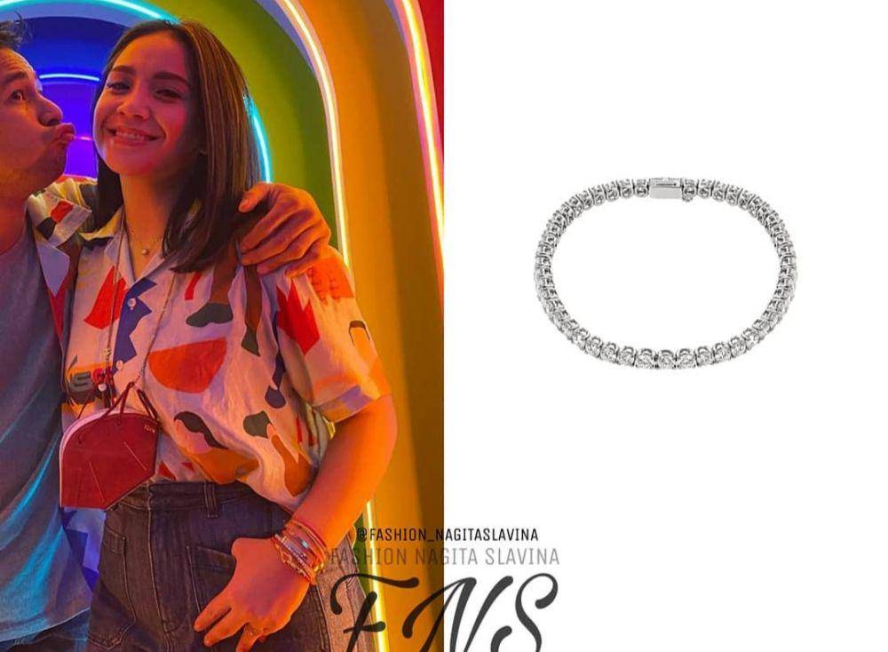 kolase potret Nagita Slavina memakai gelang dari merk Bvlgari (instagram.com/fashion_nagitaslavina)