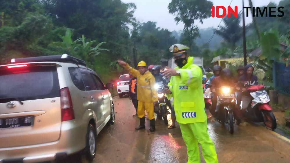 [BREAKING] Longsor di Cilawu, Akses Garut-Tasikmalaya Lumpuh