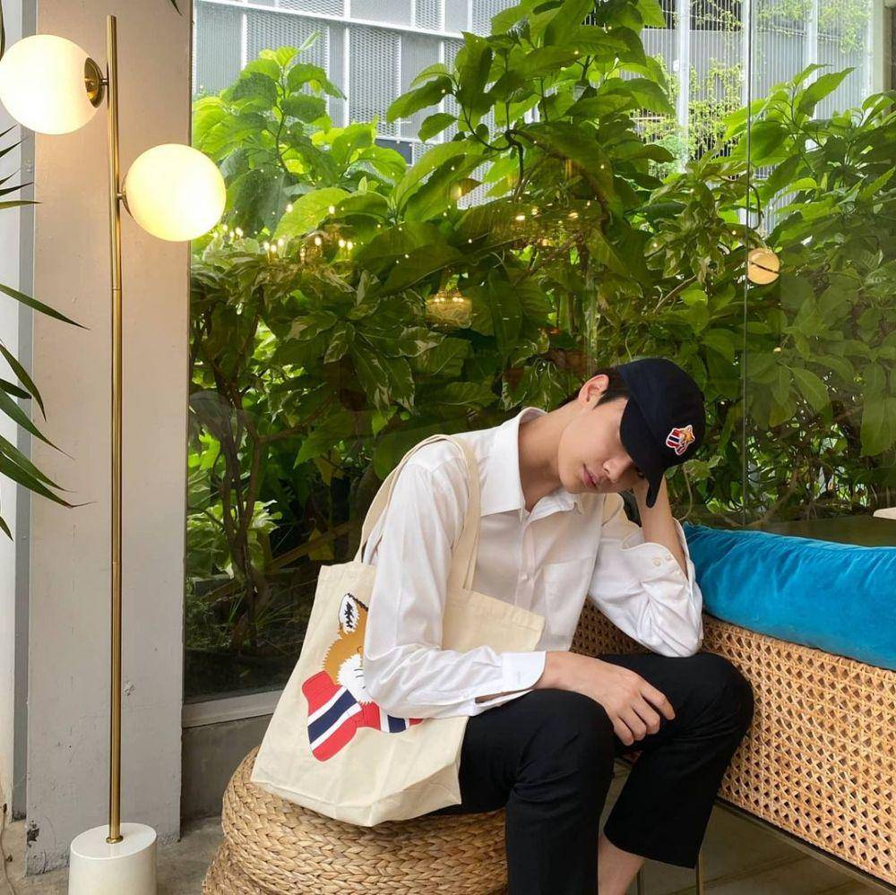 Gaya busana Dew Jirawat (instagram.com/dew_jsu)