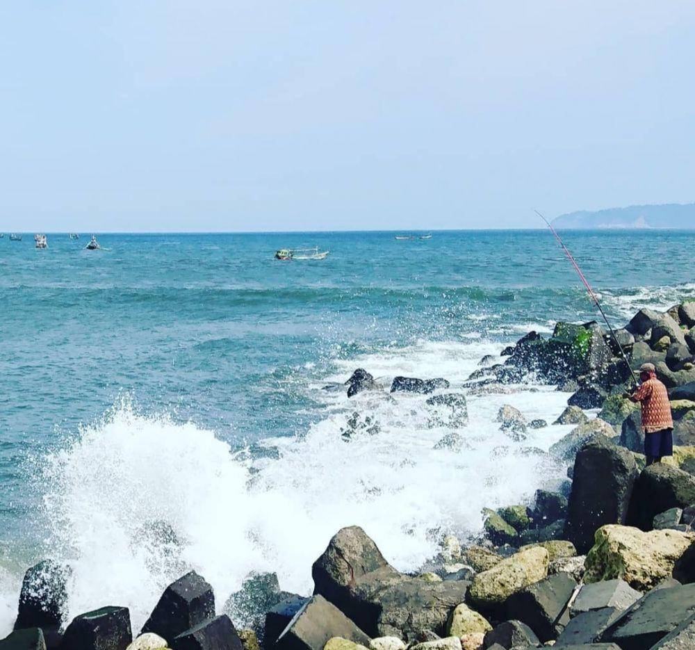 Pantai Puger (instagram.com/hisbullahhuda_)