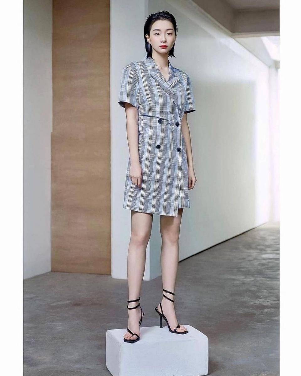 outfit dress Kim Dami (instagram.com/picsseodami)