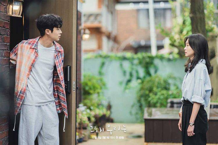 Kim Dami dan Choi Woo Shik di drama Our Beloved Summer (instagram.com/ sbsdrama.official)