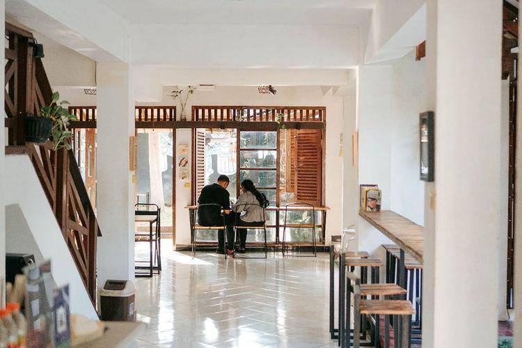 Erha Coffee and Literacy (instagram.com/erhacoffee)