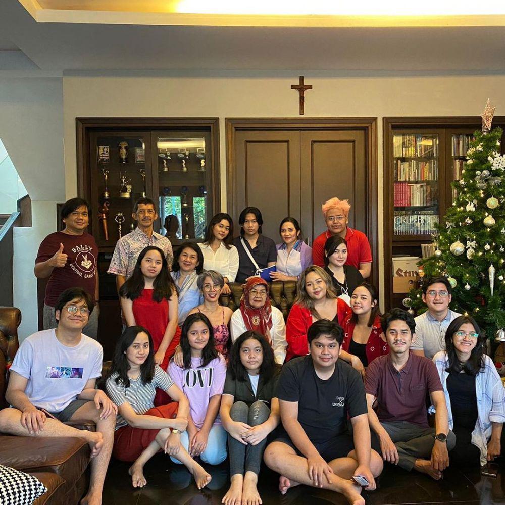 Perayaan Natal keluarga Ari Lasso (instagram.com/vitta_dessy)
