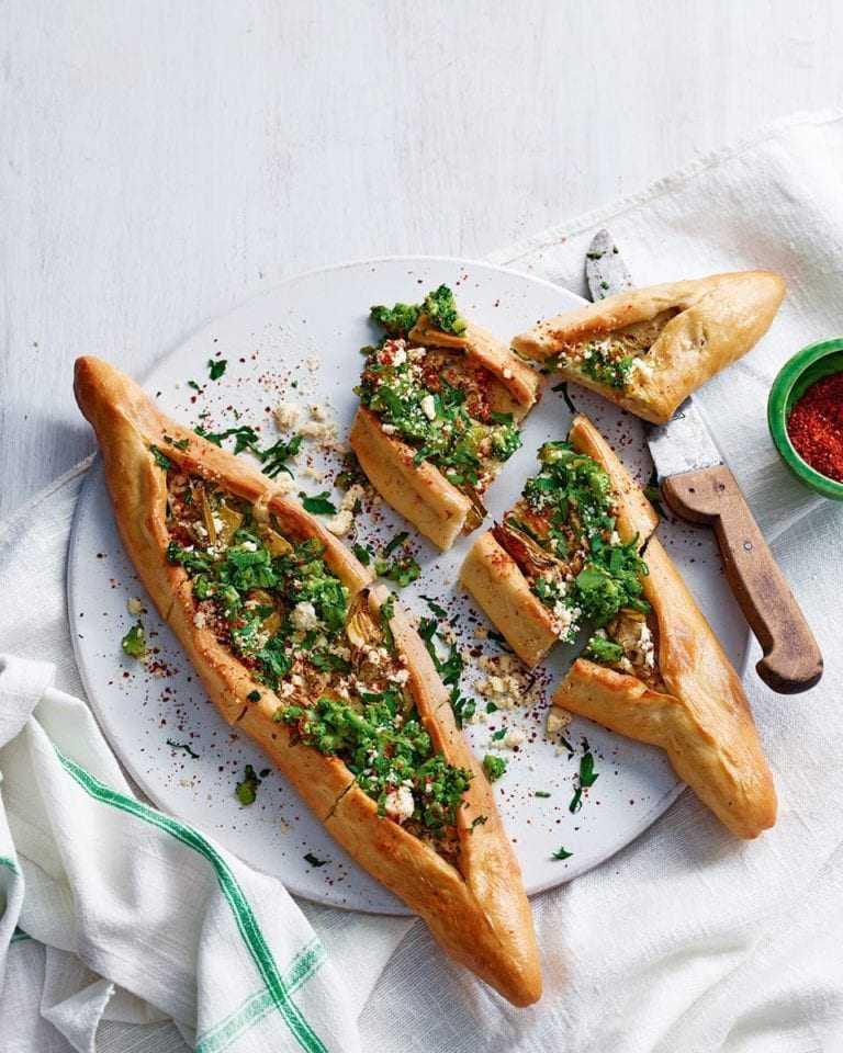 5 Perpaduan Lezat Roti Pide Turki dengan Aneka Topping, Bikin Kalap!