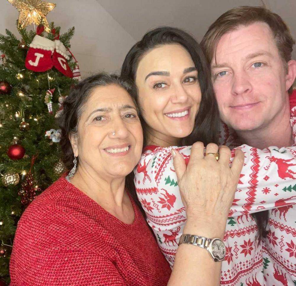 keluarga Preity Zinta (instagram.com/realpz)