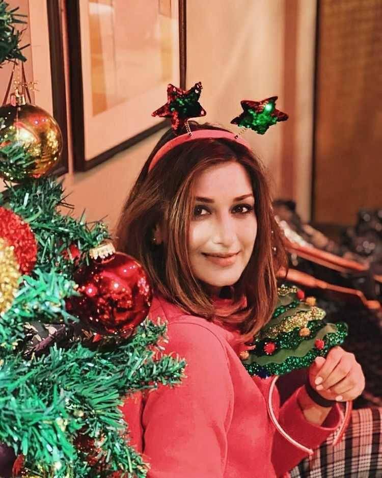 Sonali Bendre (instagram.com/iamsonalibendre)