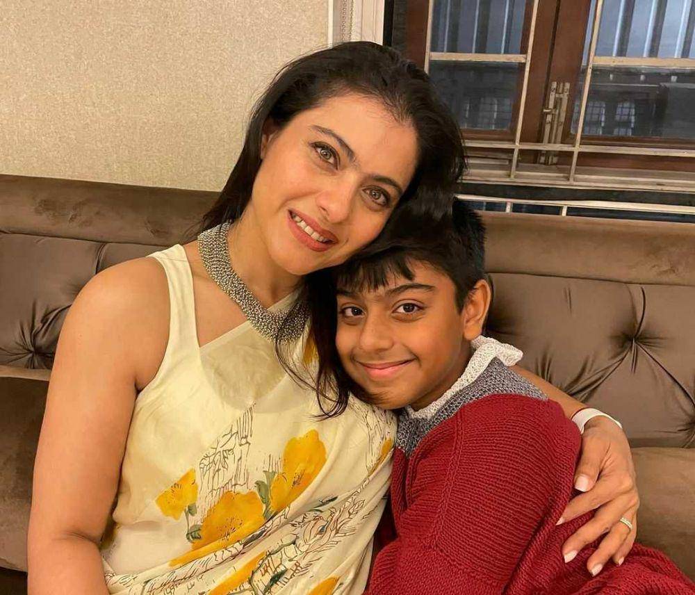 Kajol dan putranya (instagram.com/kajol)