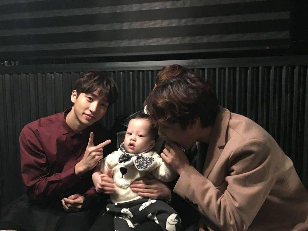 potret Sangyeon bersama keponakan (twitter.com/leaderyeons)