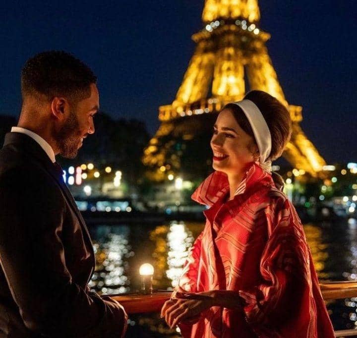 Lucien Laviscount dan Lily Collins (dok. Netflix/Emily in Paris 2)