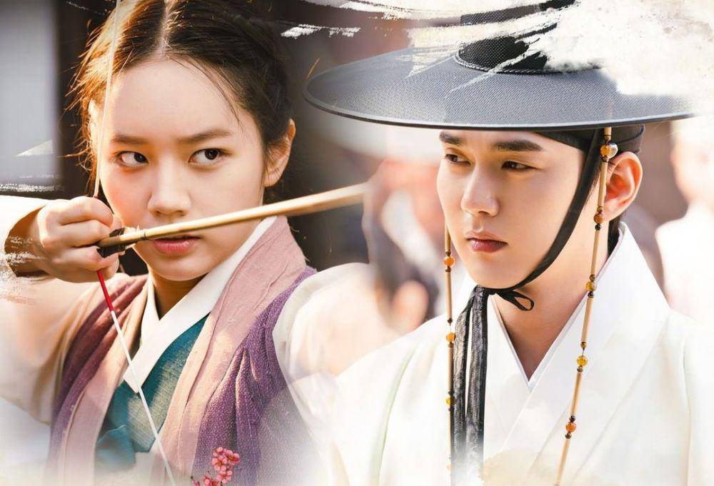 Lee Hyeri dan Yoo Seung Ho di drama Moonshine (dok. KBS2/Moonshine)