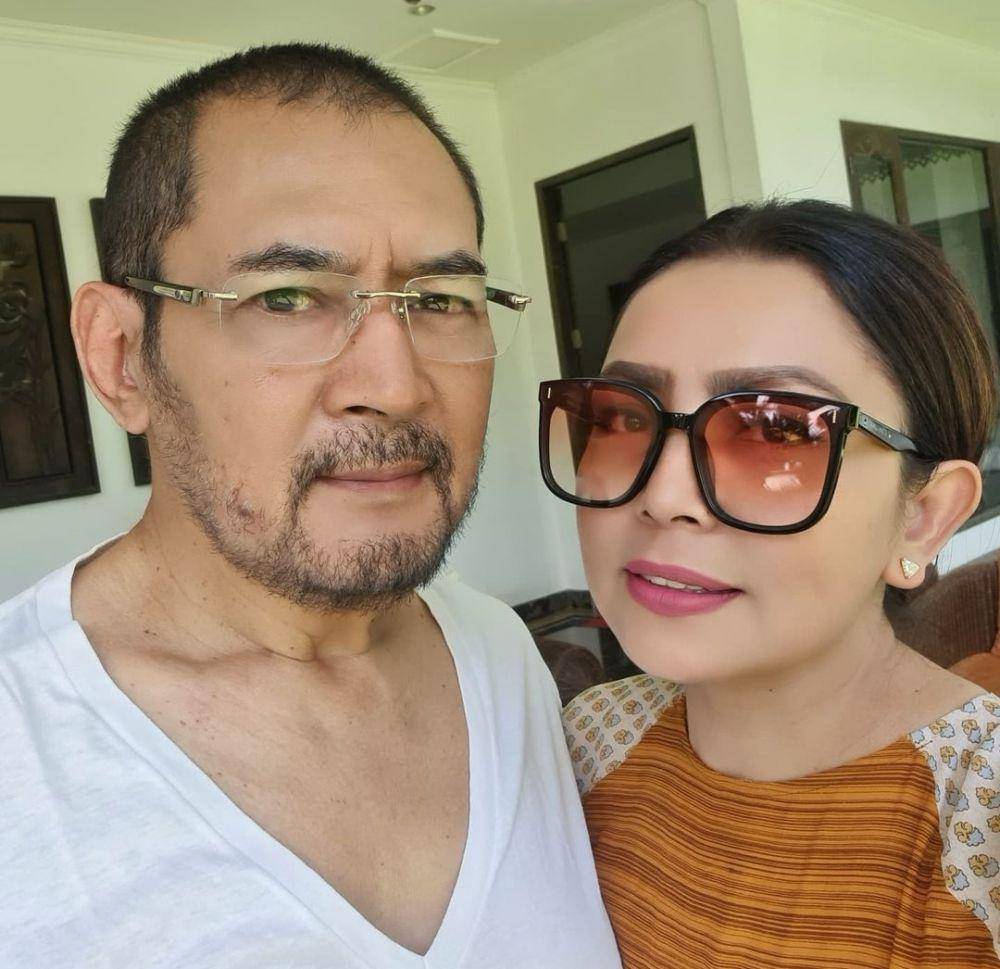Mayangsari bersama suami (instagram.com/mayangsari_official)