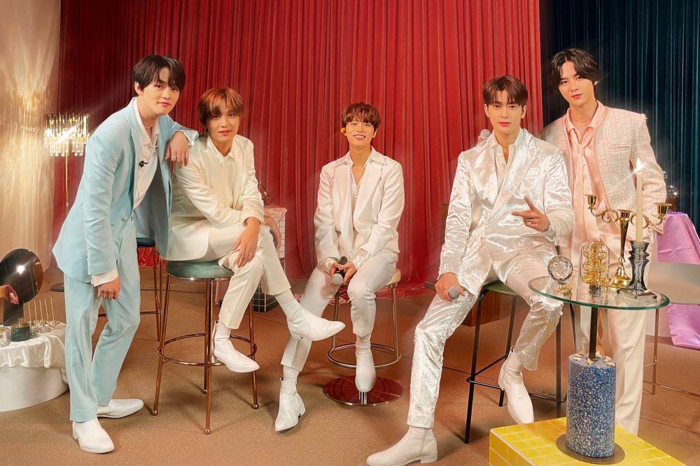 12 Lagu NCT U yang Cocok Didengar ketika Hujan