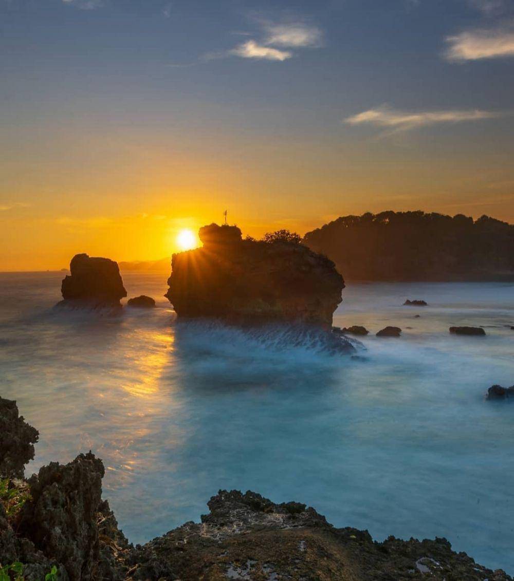 Pantai Ngliyep (instagram.com/pantaingliyepmalang)