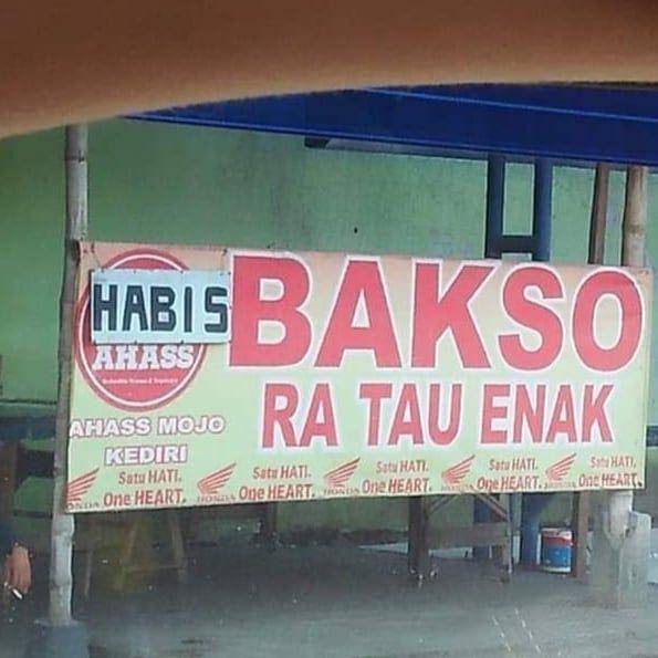 nama dagangan yang kocak (instagram.com/wkwkland_real)
