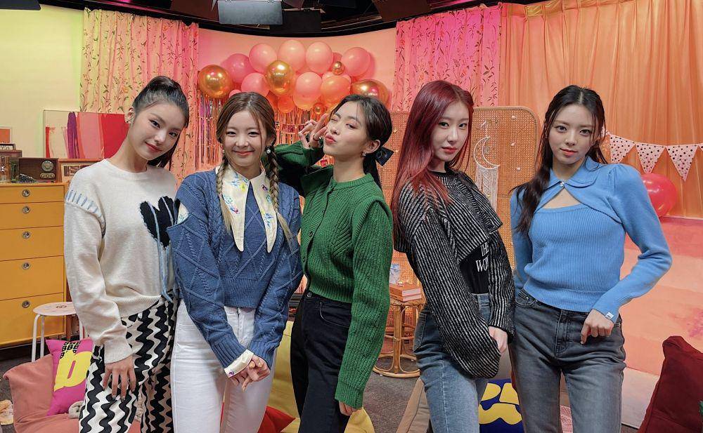 ITZY (twitter.com/ITZYofficial)