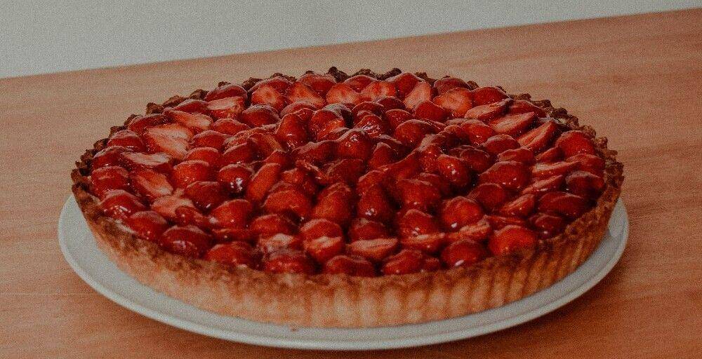 ilustrasi strawberry mousse pie (unsplash.com/Laurene Gicquel)