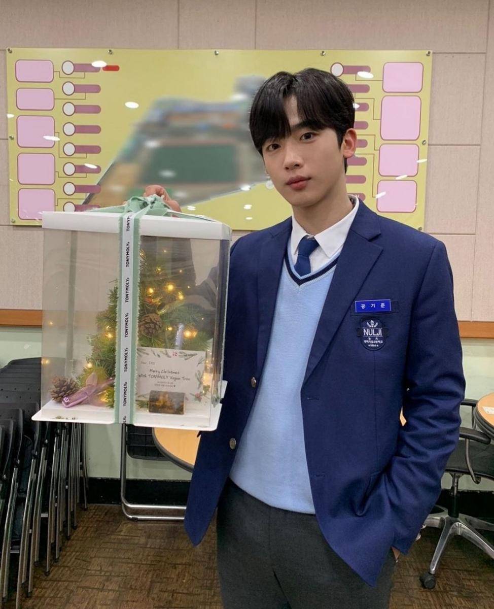 Yohan WEi (instagram.com/y_haa.n)