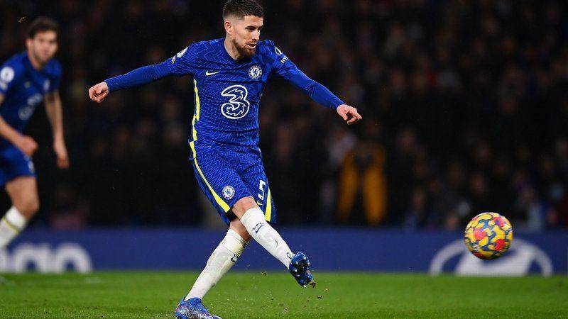Jorginho saat mengeksekusi tendangan penalti (rte.ie)