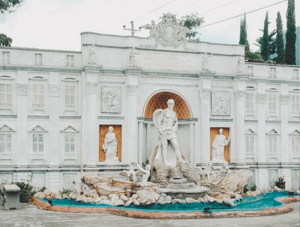 Miniatur Air Mancur Trevi di Wisata Balekambang Tawangmangu (instagram.com/tamanwisatabalekambang)