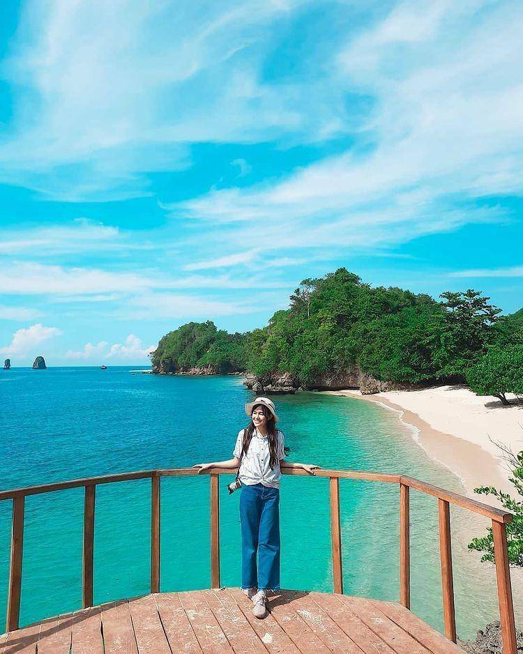 Pantai Tiga Warna (Instagram.com/arsdeli)