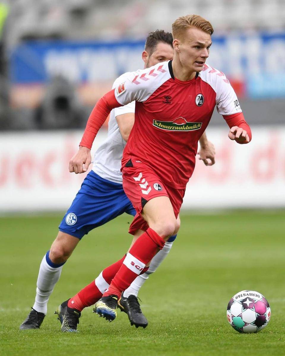 Philipp Lienhart tampil berkostum Freiburg. (instagram.com/philipp_lienhart)