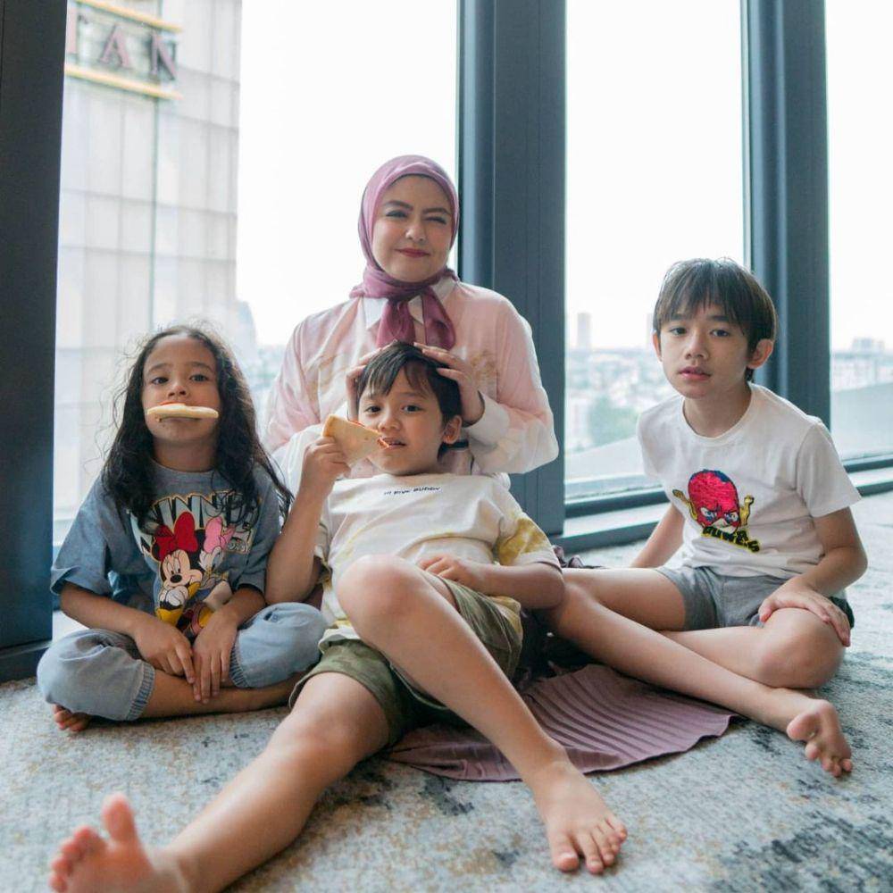 Tika Ramlan dan buah hati (instagram.com/tika_ramlan)