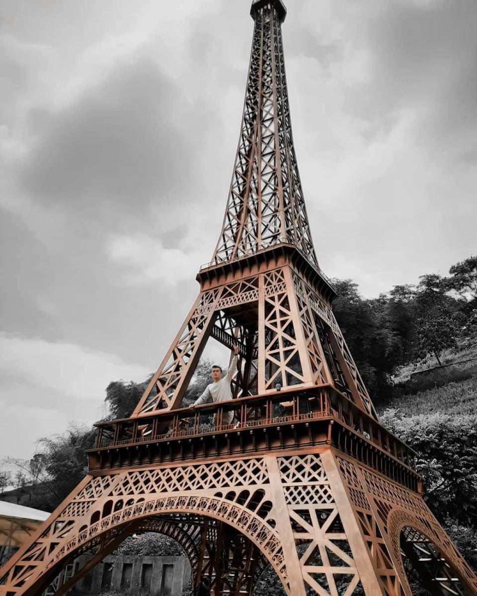 Spot Menara Eiffel di Sarae Hills, Bandung (instagram.com/san_moch)