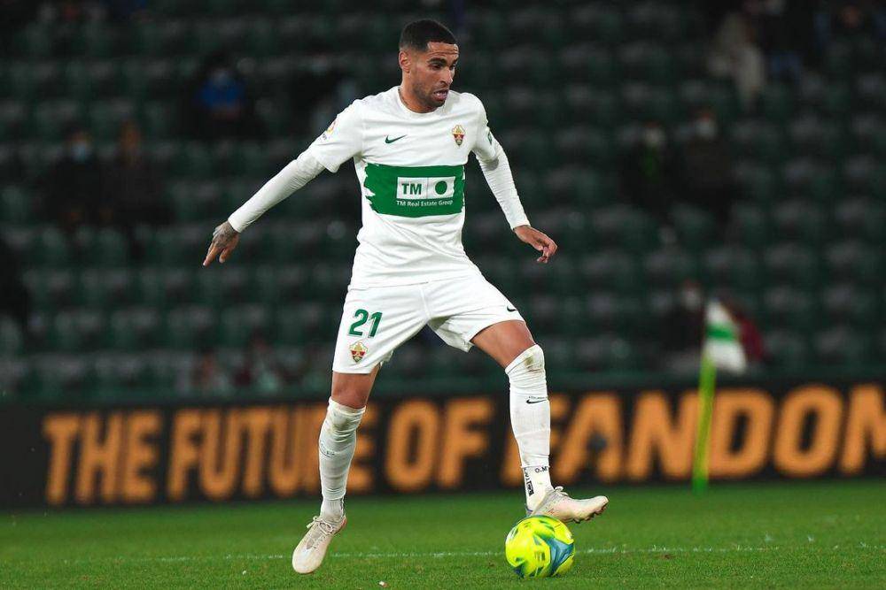 Omar Mascarell tampil berkostum Elche. (instagram.com/omarmascarell)