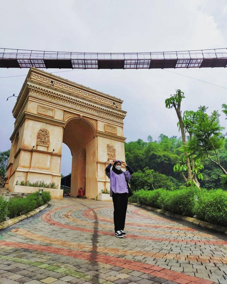 Spot ala Italia di Sarae Hills, Bandung (instagram.com/aureeell_14)