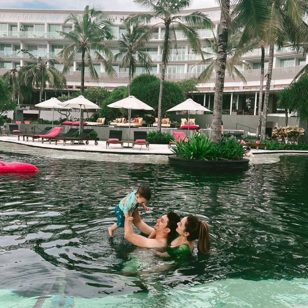 potret liburan keluarga Andrew Andika (instagram.com/tengkudewiputri_tdp)