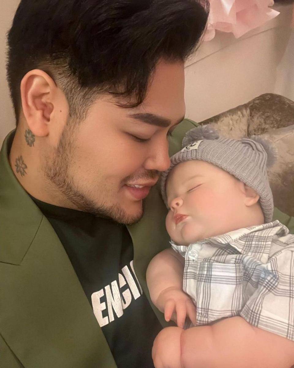 potret Ivan Gunawan saat momong sang putra (instagram.com/anakputramahkota)