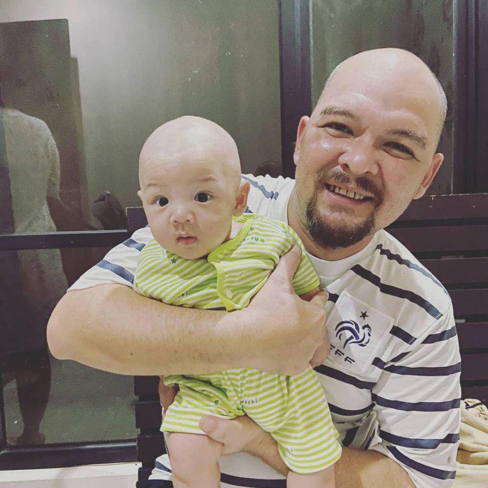 potret baby Balint (instagram.com/donny_bule)