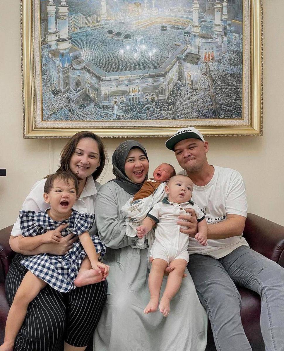 potret baby Balint (instagram.com/monaratuliu)