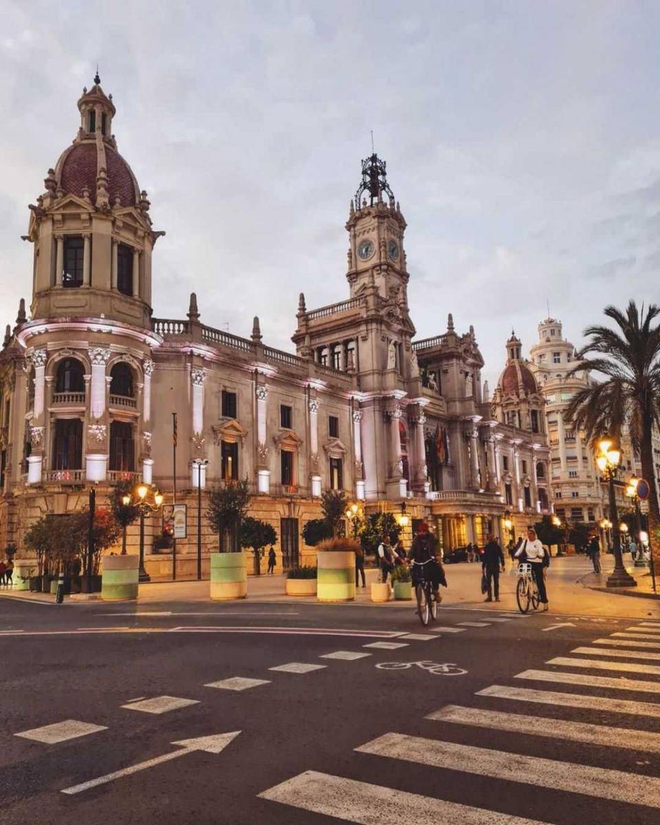 Plaza del Ayuntamiento (instagram.com/viaggiaconbessy)