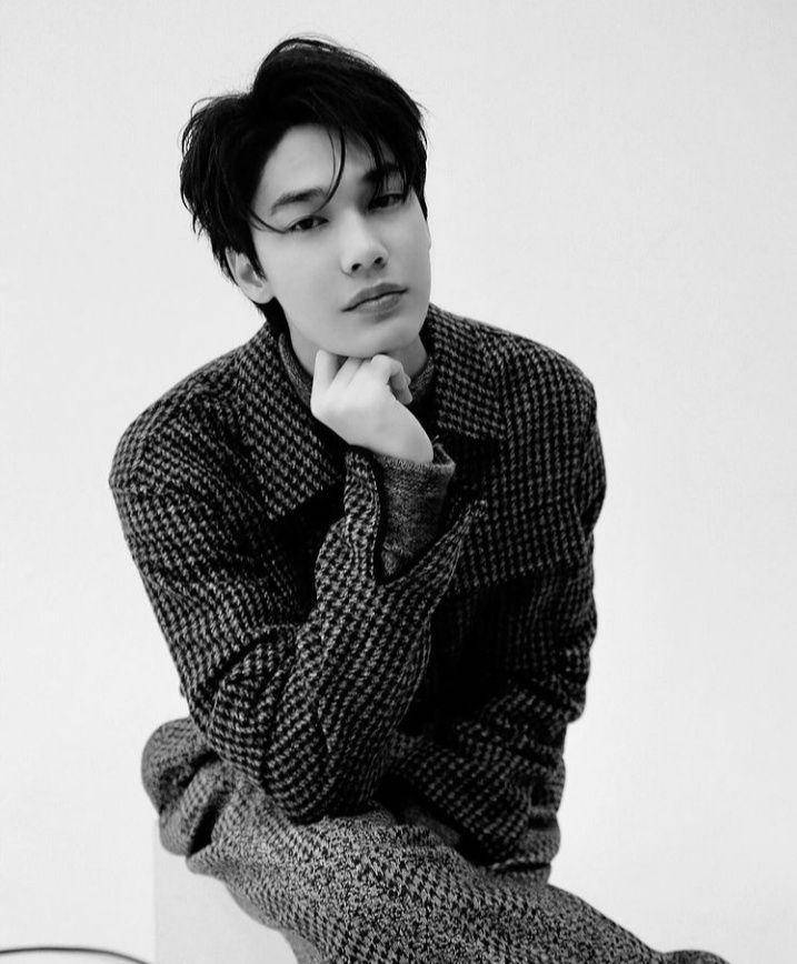 Dew Jirawat (instagram.com/dew_jsu)