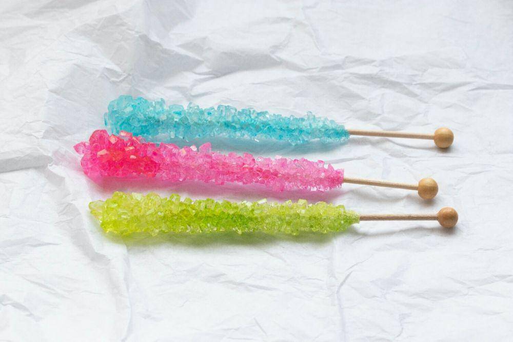ilustrasi rose rock candy (unsplash.com/Jene Yeo)