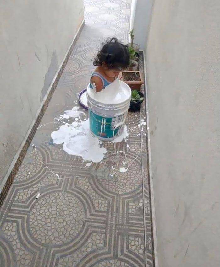 momen lucu teledor mengasuh anak (reddit.com/AyrtonTV)